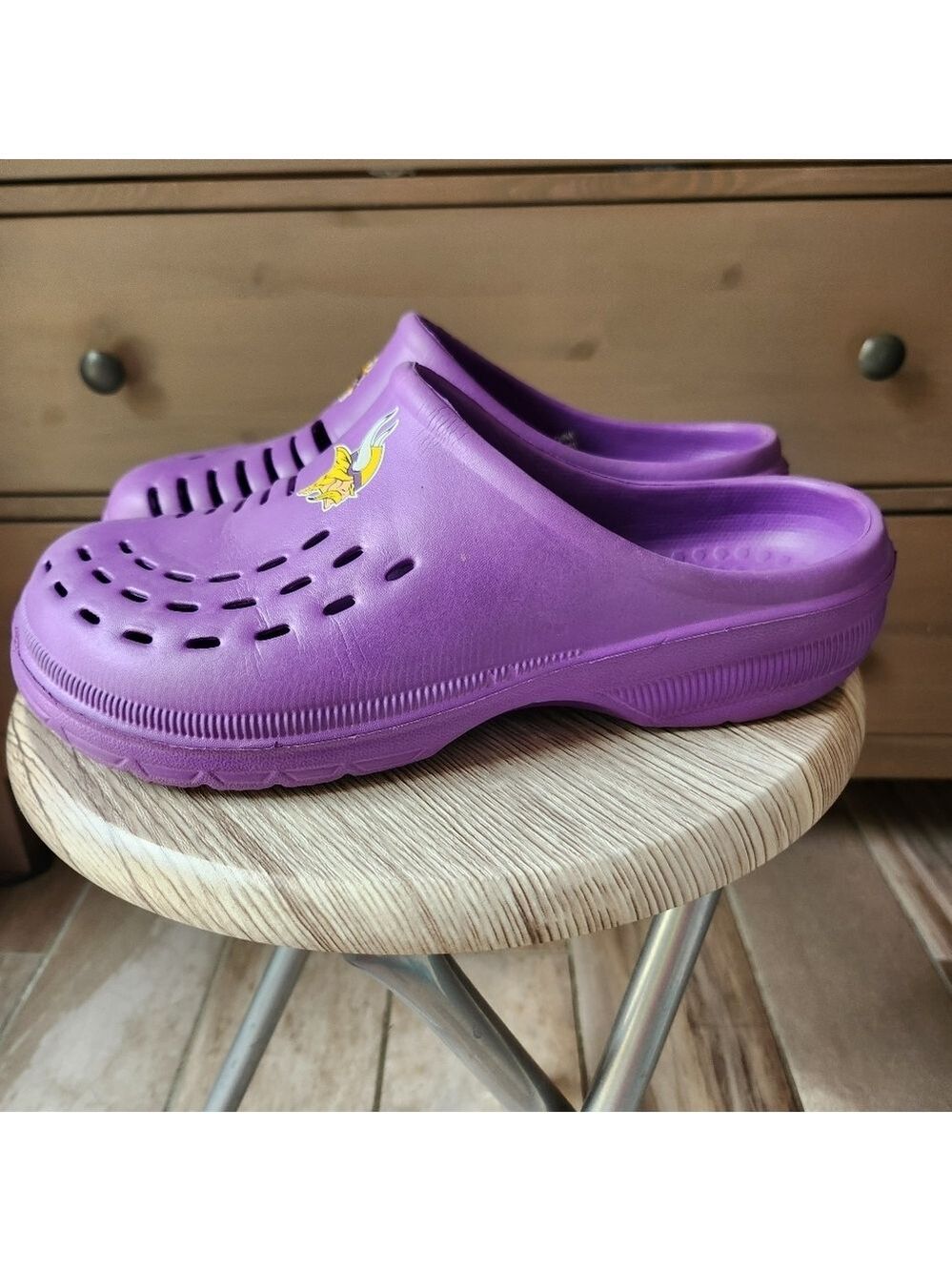 Purple FOCO Minnesota Vikings Clogs Womens Size 7-8 - Picture 3 of 6